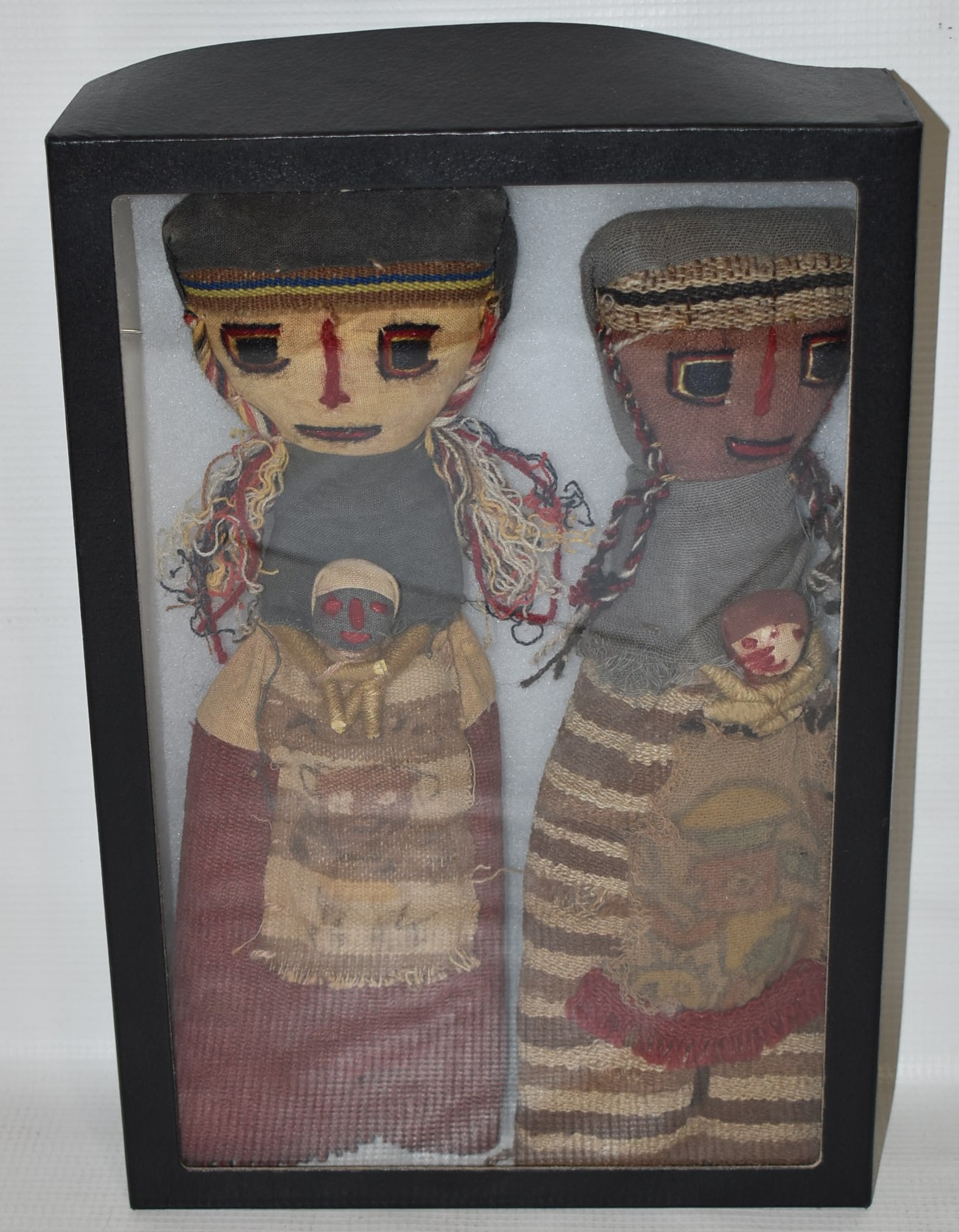 PAIR PERUVIAN BURIAL DOLLS MADE W/ANCIENT CLOTH (1 of 4)
