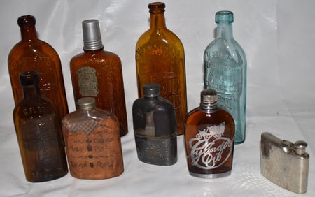 BOX LOT ASST. VINTAGE BOTTLES INCL. WARNER'S SAFE CURE