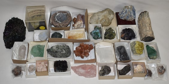 ASST MINERALS INCL. BLACK/GREEN TOURMALINE, MALIKITE +