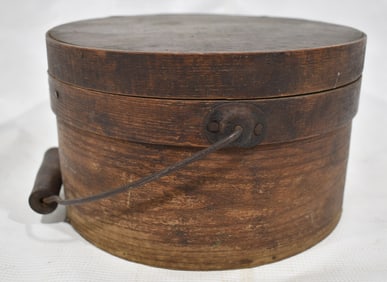 COUNTRY COVERED PANTRY BOX, 19TH C., D. 9"