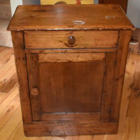 COUNTRY PINE DRAWER/DOOR CABINET, 19TH C.