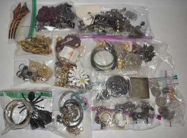 LOT ASSORTED CONTEMPORARY COSTUME JEWELRY, 20TH C.