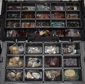 LOT ASSORTED MINERALS INCL. POLISHED (CARRYING CASE)