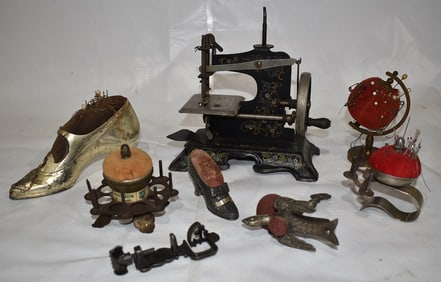 LOT ASSORTED SEWING PIN CUSHIONS, 19/20TH C.