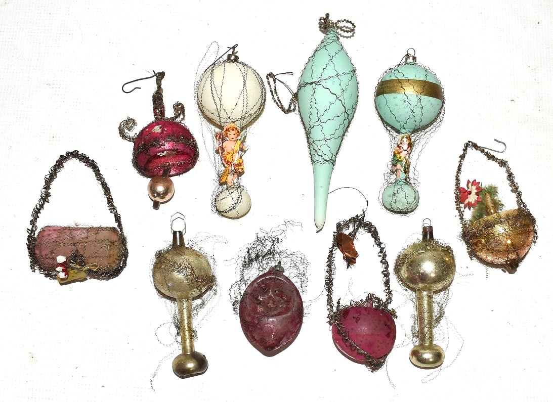 LOT (10) VICT. CHRISTMAS GLASS/TINSEL ORNAMENTS: LOT (10) VICTORIAN CHRISTMAS GLASS/TINSEL ORNAMENTS INCL. HOT AIR BALLOONS W/DIE-CUT PAPER, 19TH C.