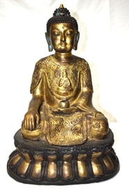 VINTAGE TIBITEN GILT BRONZE BUDDHA, 19/20TH C.
