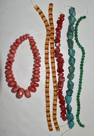 LOT ASSORTED BEADS INCL. TURQUOISE, CORAL, JADE, AMBER
