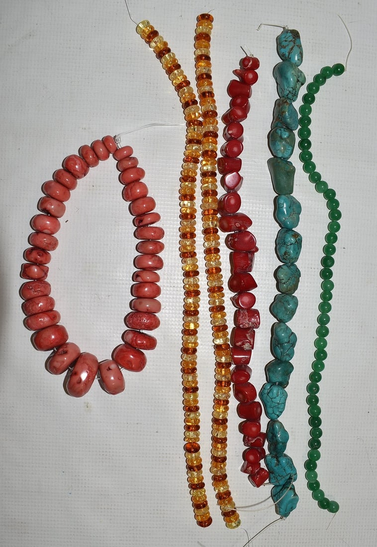 LOT ASSORTED BEADS INCL. TURQUOISE, CORAL, JADE, AMBER (1 of 4)