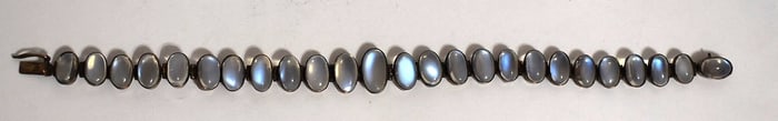 RARE VICT. 8 KT. Y/G/MOONSTONE BRACELET, C. 1890