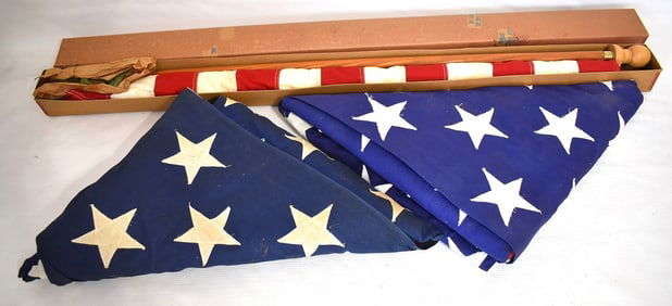 3 VALLEY FORGE FLAG CO. AMERICAN FLAGS INCL. 48 STAR