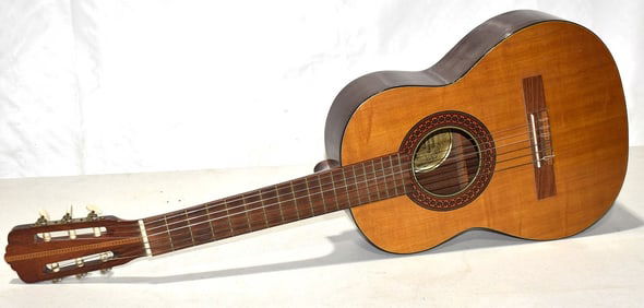 VINTAGE VAL-DEZ ROSEWOOD ACOUSTIC GUITAR, C. 1960