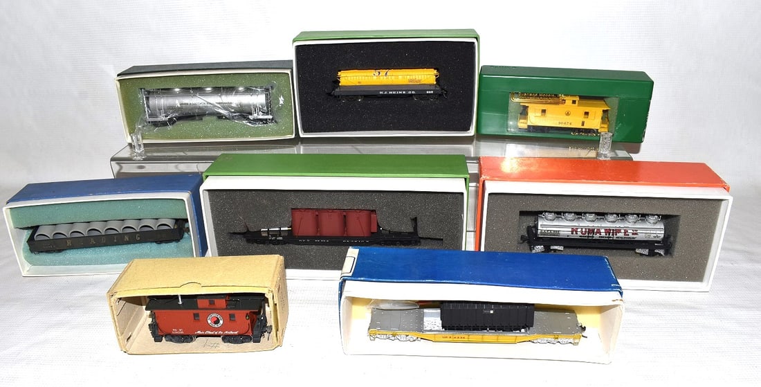 8 BRASS H.O. TRAINS INCL. RAIL CARS, TANKER, CABOOSE + (1 of 10)