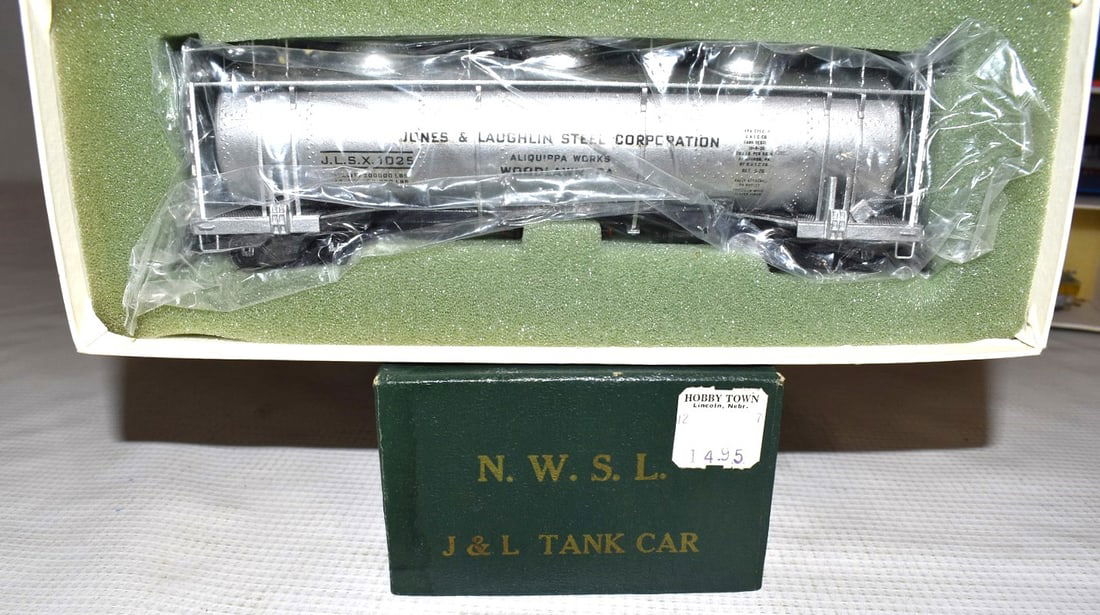 8 BRASS H.O. TRAINS INCL. RAIL CARS, TANKER, CABOOSE + - 3