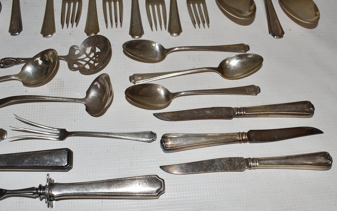 LOT ASSORTED TOWLE STERLING FLATWARE W/SERVING PIECES - 3