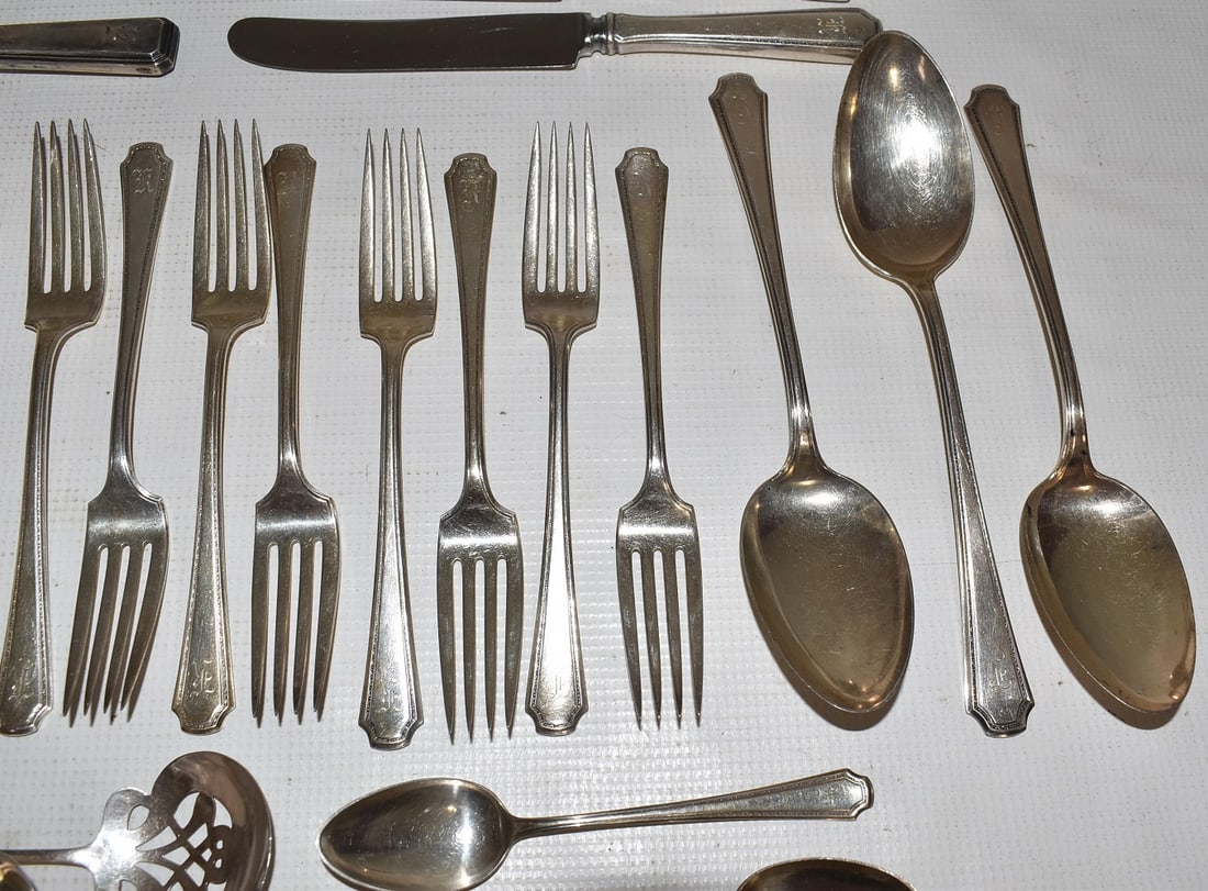 LOT ASSORTED TOWLE STERLING FLATWARE W/SERVING PIECES - 5