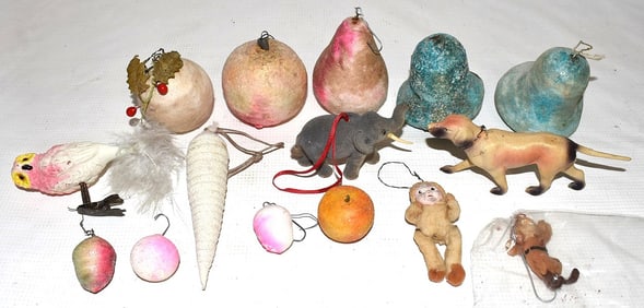 LOT ASSORTED BATTON COTTON CHRISTMAS ORNAMENTS, 20TH C.