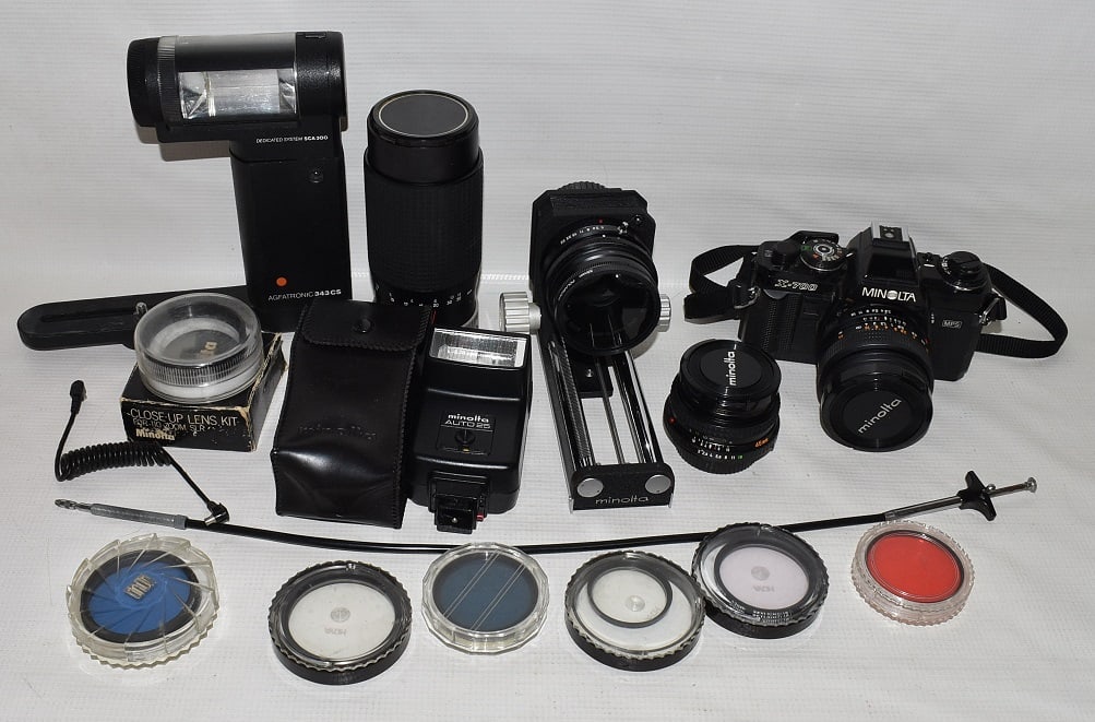 MINOLTA X-700 W/ASSORTED LENSES INCL. 55 MM POLARIZER (1 of 12)