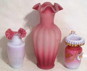 (3) VICTORIAN RUFFLED RIM GLASS VASES INCL. PEACHBLOW