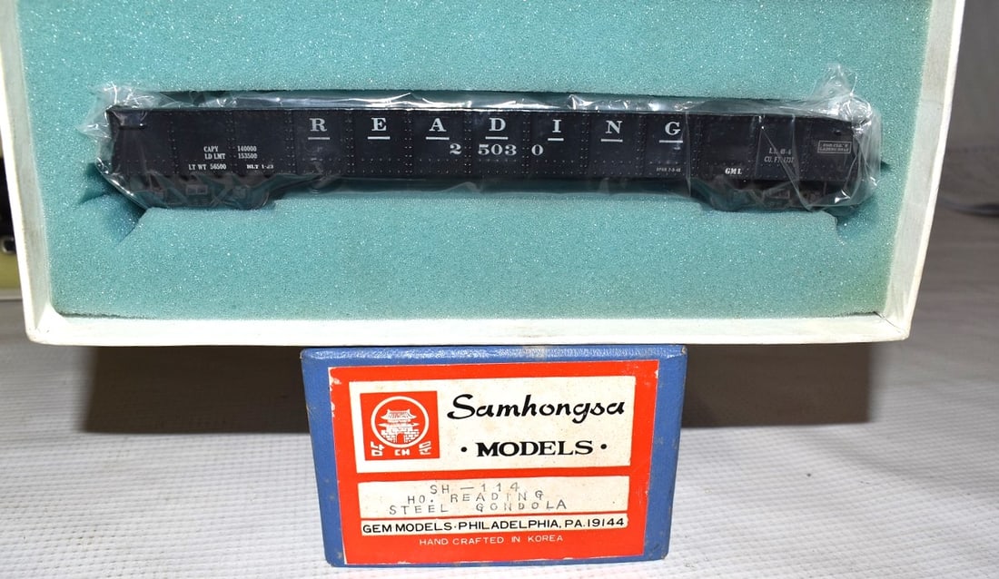 7 BRASS H.O. TRAINS INCL GONDOLA, TANKER, BOX CARS, ETC - 2