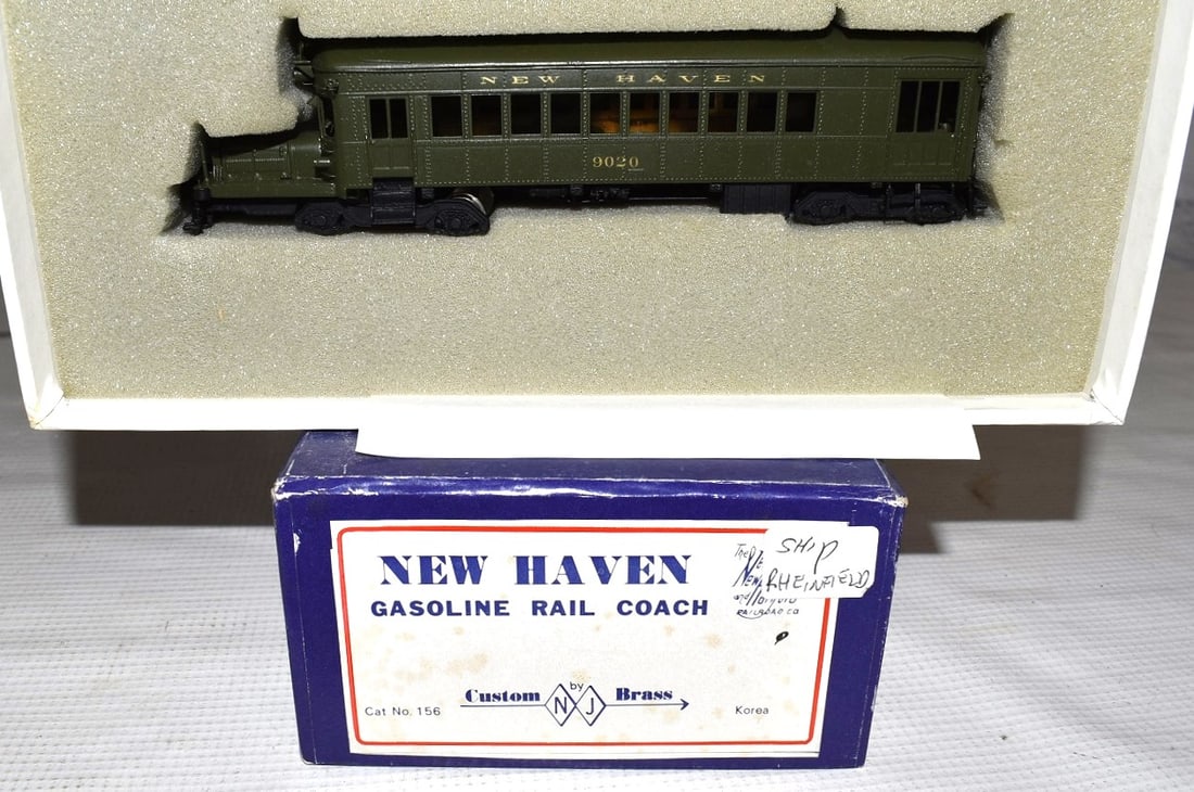 7 BRASS H.O. TRAINS INCL GONDOLA, TANKER, BOX CARS, ETC - 5