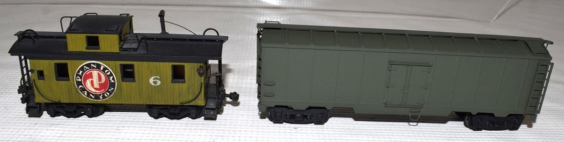 7 BRASS H.O. TRAINS INCL GONDOLA, TANKER, BOX CARS, ETC - 7