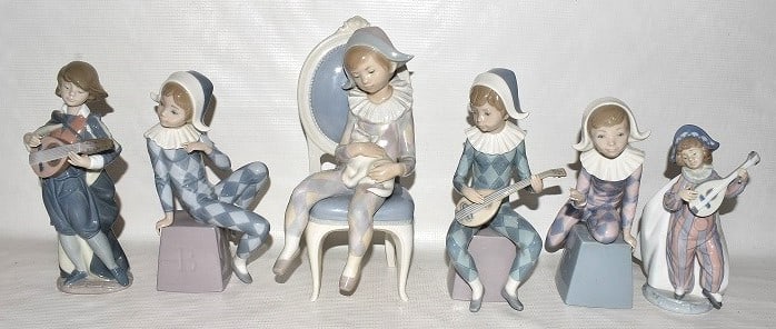 LOT (6) LLADRO INCL. JESTERS W/MANDOLINS; TALLEST 10": LOT (6) LLADRO INCLUDING JESTERS W/MANDOLINS; TALLEST 10"