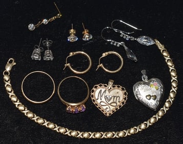 LOT ASSORTED ESTATE 10KT YELLOW/WHITE GOLD FINDINGS