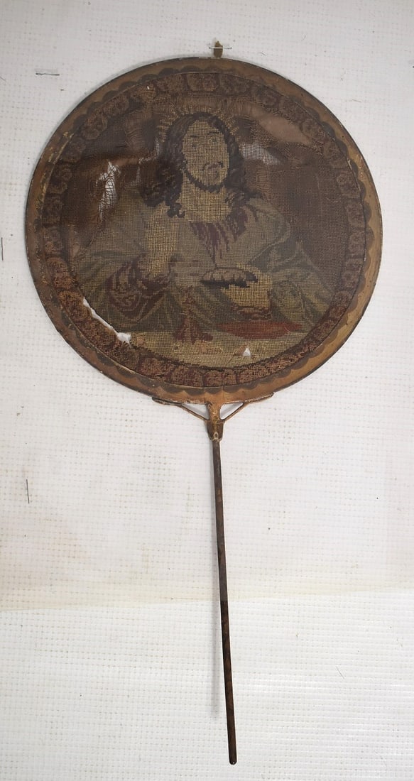 EARLY RENAISSANCE TAPESTRY FAN, DEPICTING CHRIST 18TH C: EARLY RENAISSANCE TAPESTRY FAN, DEPICTING CHRIST BREAKING BREAD, 18TH C., D. 7 3/4"