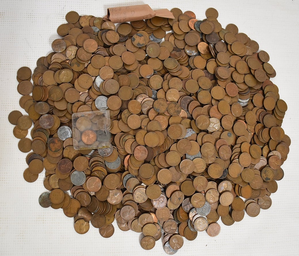 LOT ASST ESTATE LINCOLN WHEAT BACK PENNIES (UNSEARCHED): LOT ASSORTED ESTATE LINCOLN WHEAT BACK PENNIES (UNSEARCHED) 10.2 LBS.