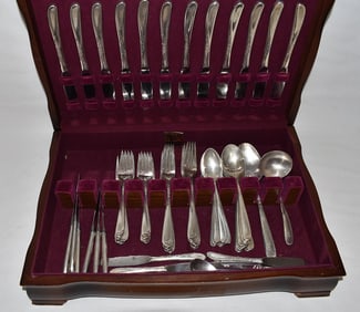 SERVICE (12) TOWLE STERLING SILVER SPRAY PATTERN