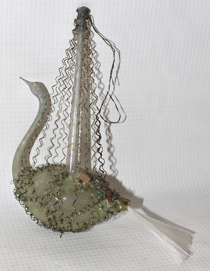 VICTORIAN GLASS/WIRE SWAN CHRISTMAS ORNAMENT, H. 5": VICTORIAN GLASS/WIRE SWAN CHRISTMAS ORNAMENT, H. 5", 19TH C.