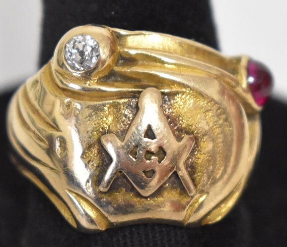 EARLY MASON'S 14KT. Y/G/DIA/NAT. RUBY RING, C. 1920: EARLY MASON'S 14KT. YELLOW GOLD/DIA/NATURAL RUBY RING, C. 1920, WEIGHT 6.4 DWT, SIZE 8