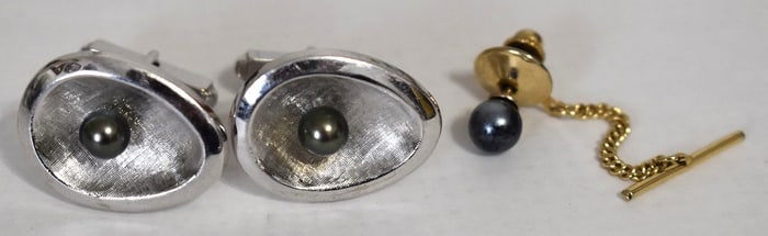 3 DECO 14KT WHITE GOLD/BLACK PEARL CUFFLINKS & TIE PIN