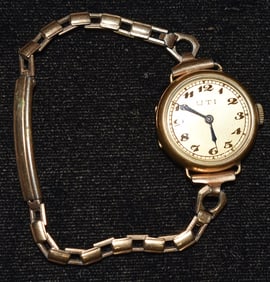 A/D UTI 16KT Y/G LADIES WRISTWATCH, C. 1930