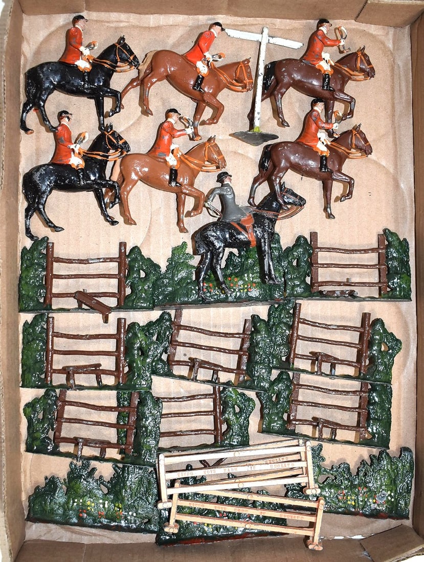 LOT ASSORTED H/P LITTLE BRITAINS W/JOINTED ARMS (1 of 4)