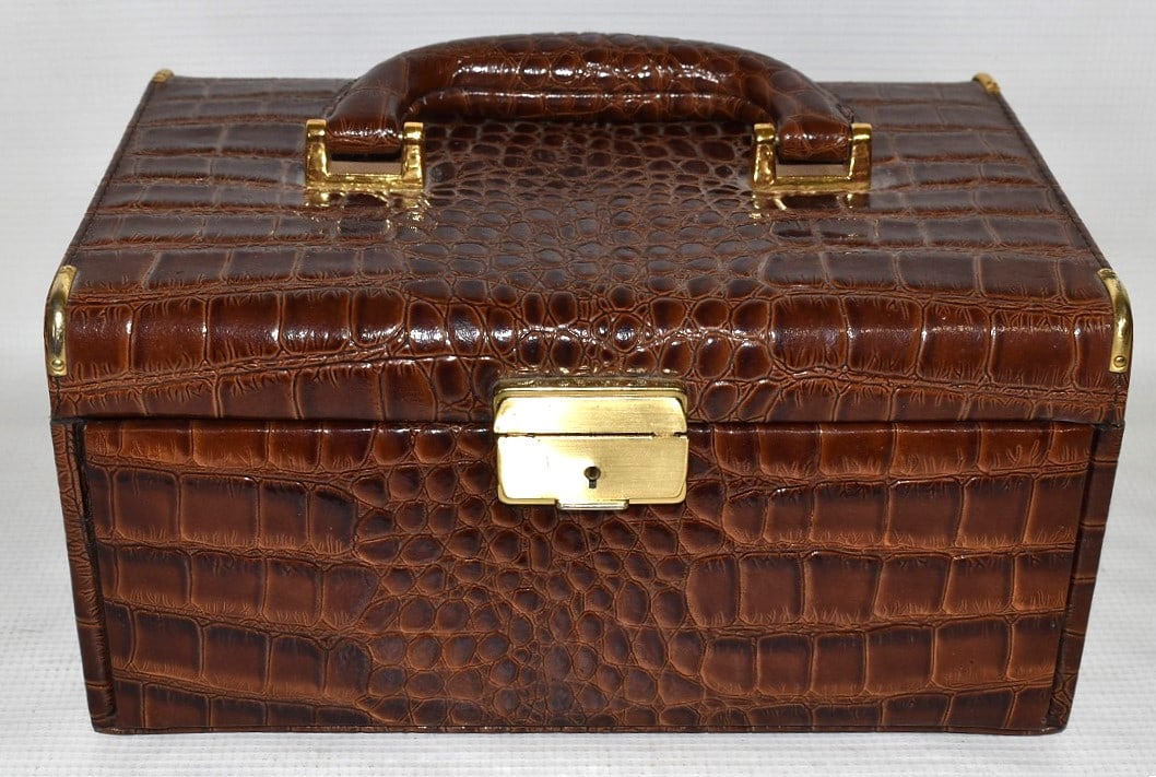 ALEXANDER DE MARKOFF ALLIGATOR TRAVELING JEWEL CASE (1 of 7)