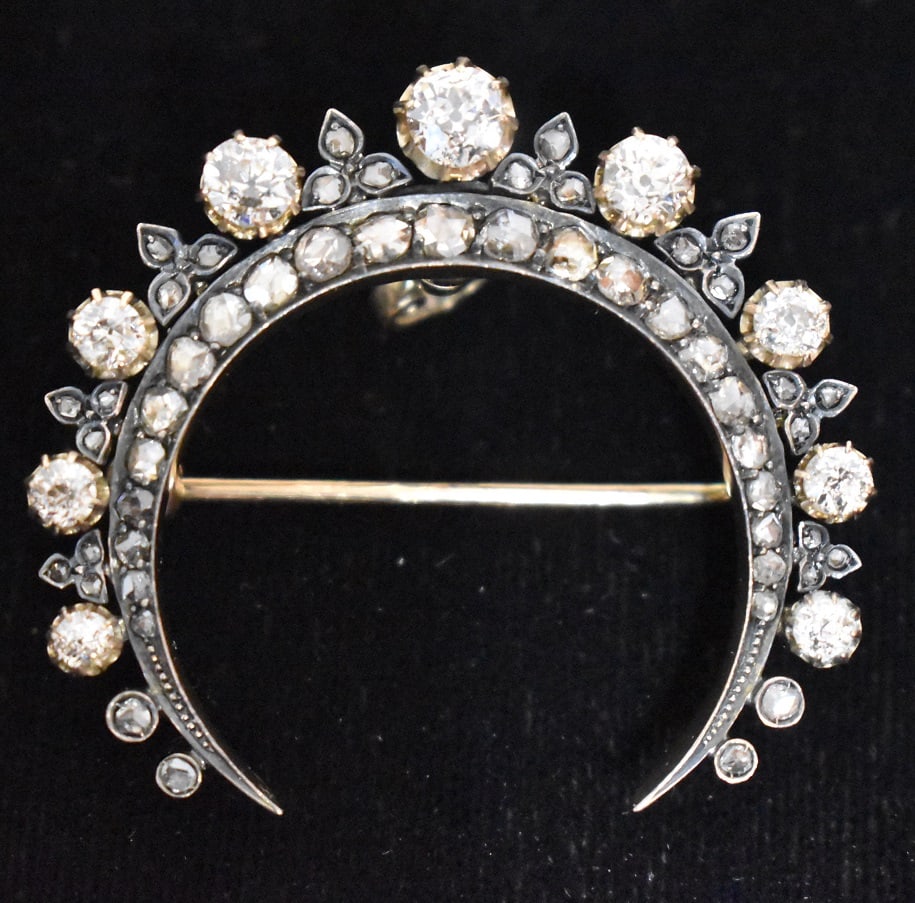 EXC. GEORGIAN 14KT Y/G/ROSE CUT DIA. BROOCH/PENDANT: EXCEPTIONAL GEORGIAN 14KT YELLOW GOLD/ROSE CUT DIAMOND BROOCH/PENDANT APPROX. 5 CARATS, C. 1830/40, WEIGHT. 7.3 DWT, W. 1 5/8"