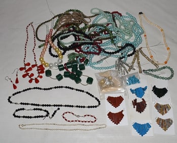 LOT ASSORTED CORAL, JADE, ONYX PASTE SET DIVIDER BEADS