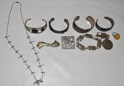 LOT ASSORTED STERLING SILVER JEWELRY, 20TH C. W. 8.5 OZ