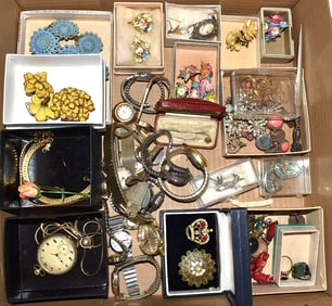 LOT ASSORTED COSTUME JEWELRY