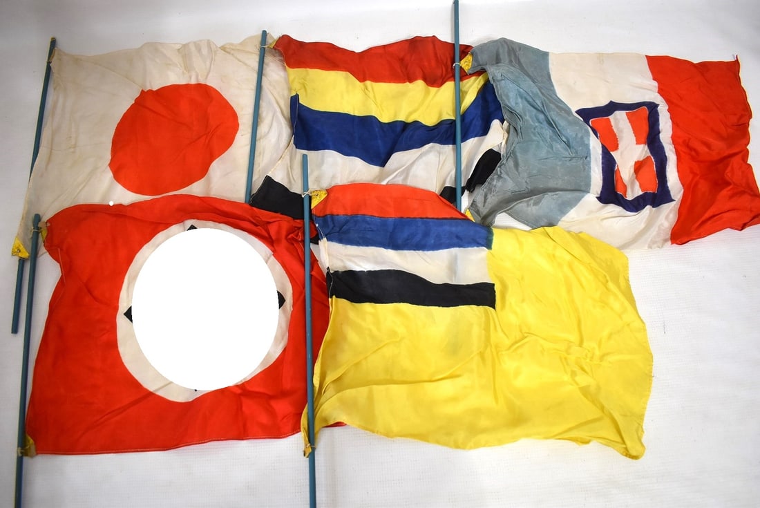 LOT (5) WWII STYLE VEHICLE FLAGS, C. 1940'S (1 of 5)