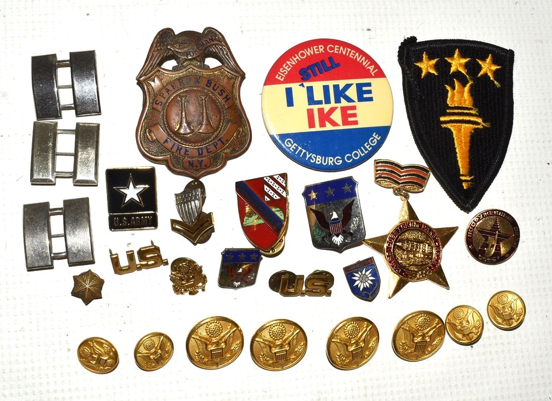 LOT ASSORTED US MILITARY PINS, BADGES, 20TH C. (1 of 5)