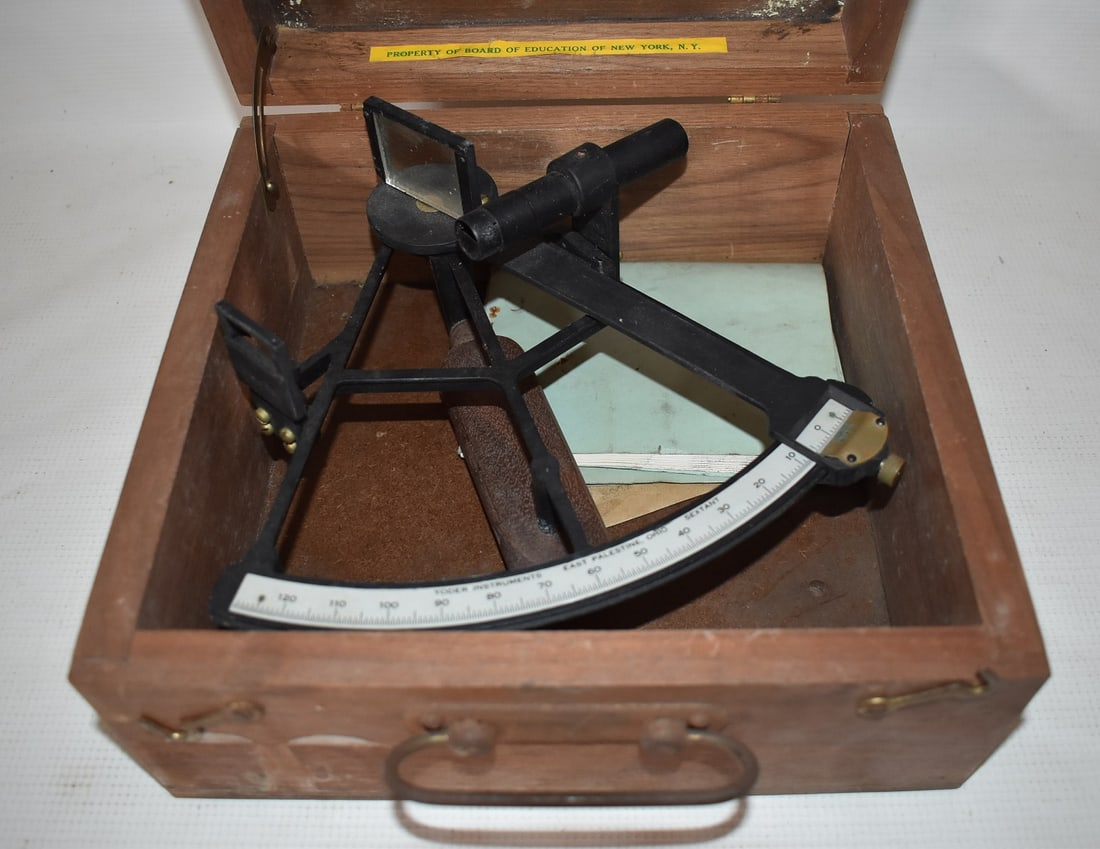YODER INSTRUMENTS SEXTANT (CASED) 20TH C. (1 of 5)