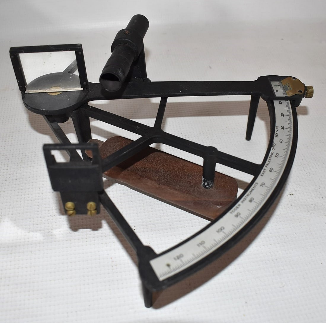YODER INSTRUMENTS SEXTANT (CASED) 20TH C. - 2