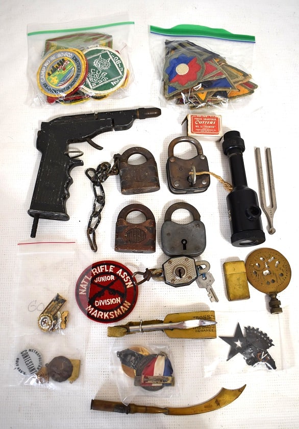 PINS, RIBBONS, MEDALS, ARMY PATCHES, ETC. 20TH C. (1 of 6)