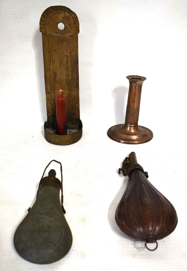 LOT ASSORTED SMALLS INCL. POWDER FLASK, ETC. (1 of 16)
