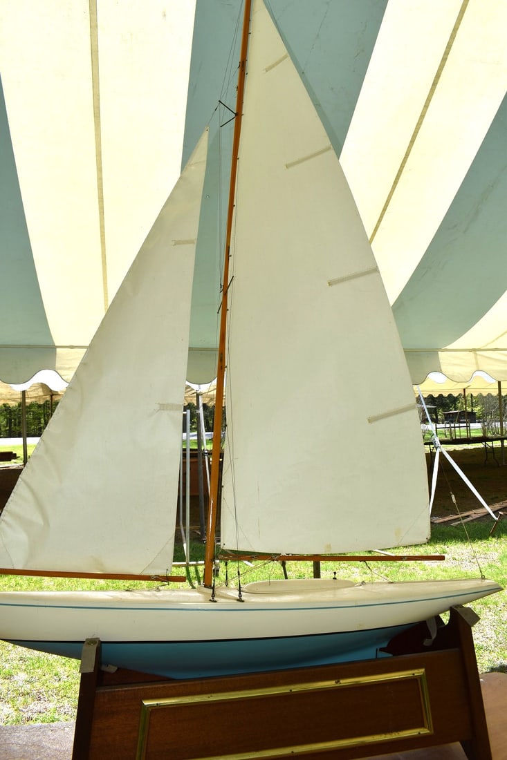 REMOTE CONTROL SAILBOAT/SLOOP - 3