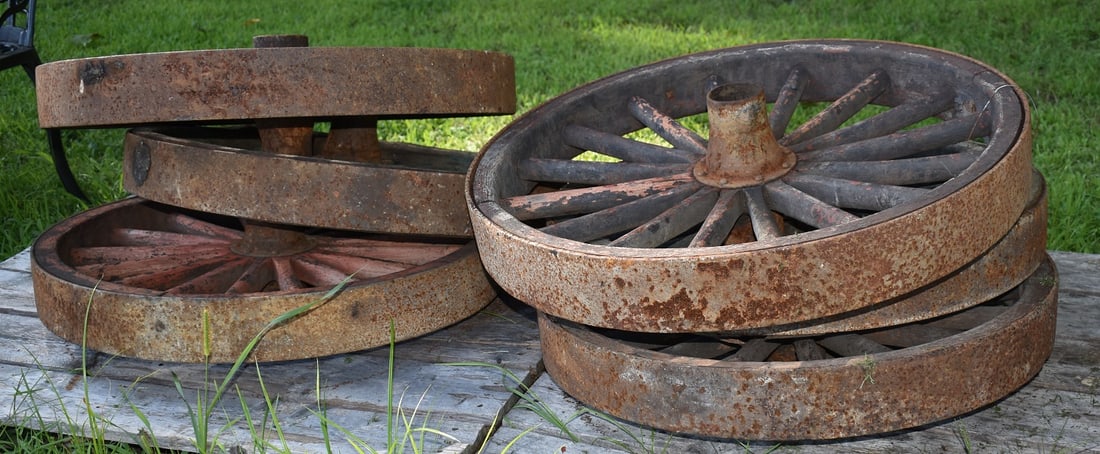 LOT (6) WOODEN WAGON WHEELS, 19/20TH C., D. 28" (1 of 3)