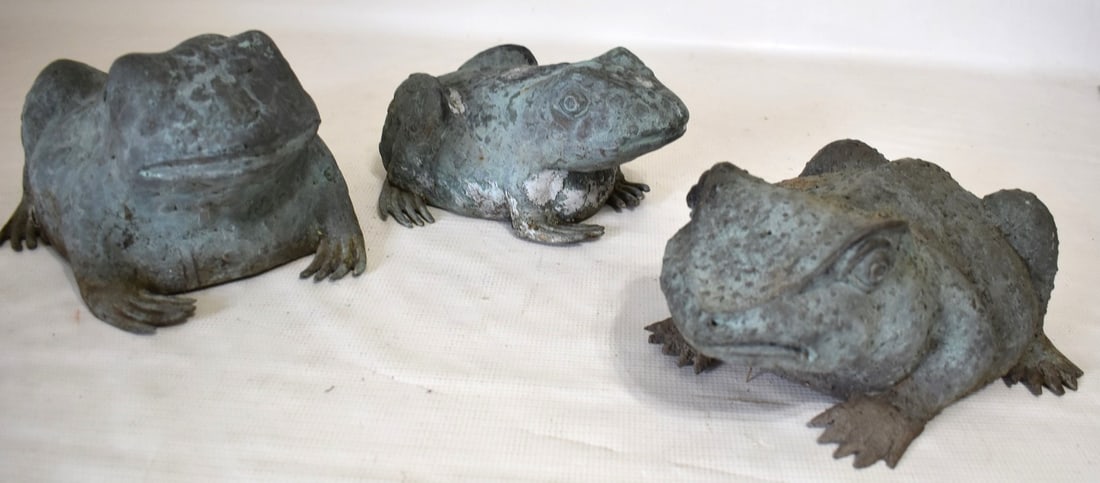 LOT (3) VINTAGE BRONZE GARDEN FROGS, 20TH C. (1 of 6)