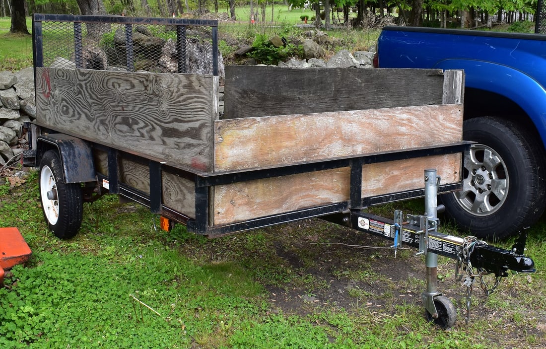 LIGHT DUTY UTILITY TRAILER (1 of 3)